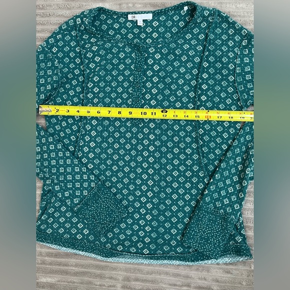Soft Green Henley Long Sleeve w/ Thumb Holes Medium Women’s by DR2 - Picture 7 of 9